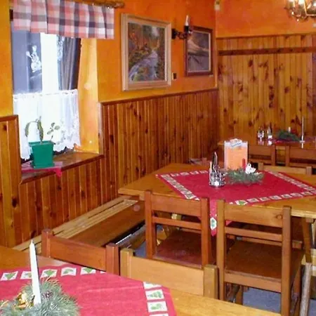Penzion A Restaurace U Zvonku Casa de hóspedes 3*